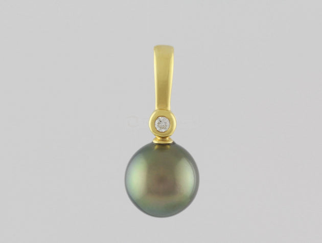 Tahitian Cultured Pearl and Diamond Enhancer