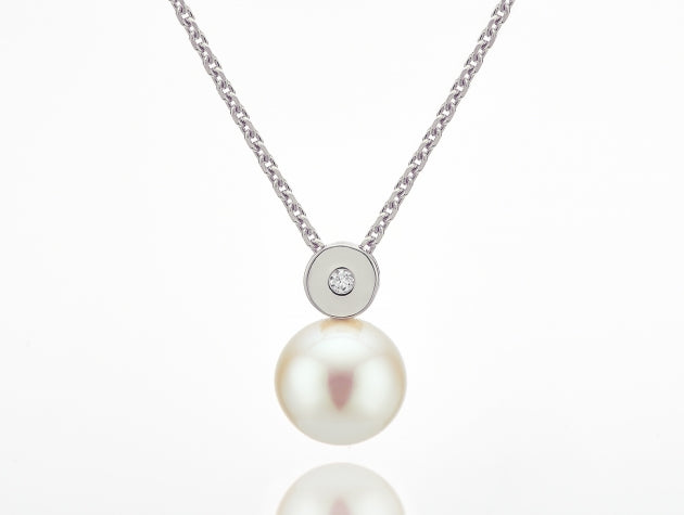 Freshwater Cultured Pearl & Diamond Pendant