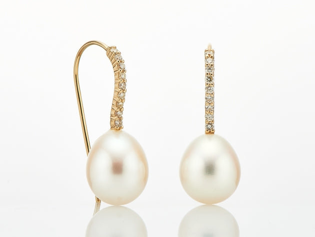 Freshwater Cultured Pearl & Diamond Earring