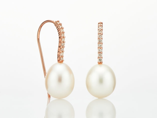 Freshwater Cultured Pearl & Diamond Earring