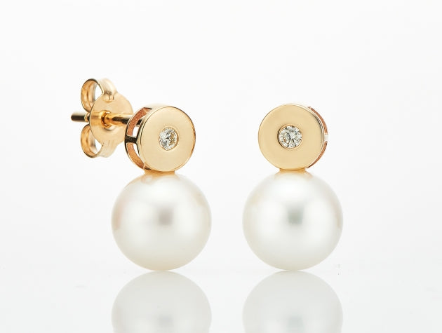 Freshwater Cultured Pearl & Diamond Earring