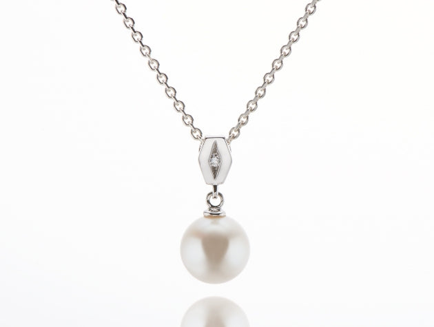 Freshwater Cultured Pearl & Diamond Pendant
