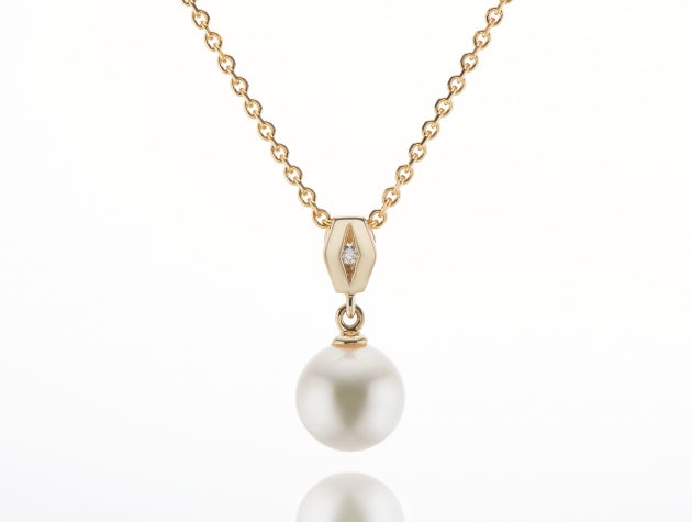 Freshwater Cultured Pearl & Diamond Pendant