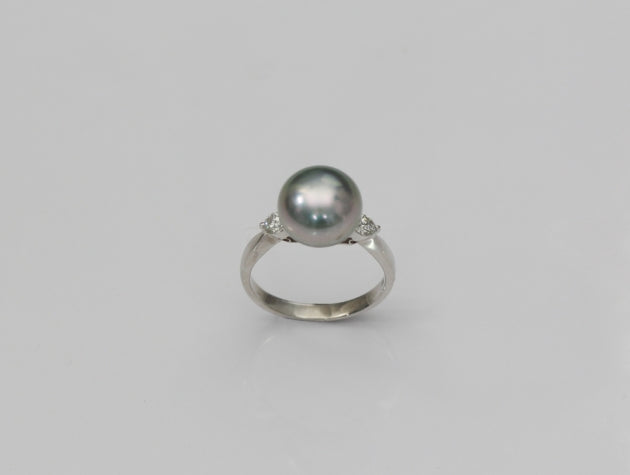 Tahitian Cultured Pearl and Diamond Ring
