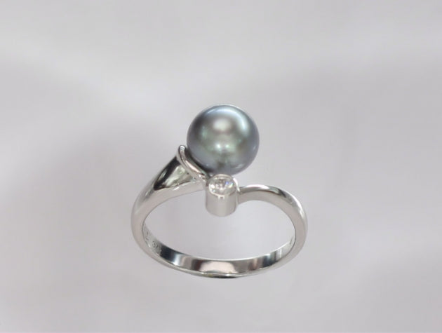Tahitian Cultured Pearl and Diamond Ring