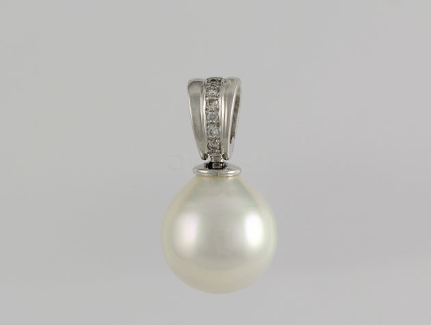 South Sea Cultured Pearl and Diamond Enhancer