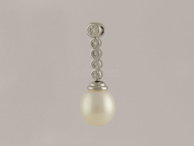Freshwater Cultured Pearl and Diamond Pendant