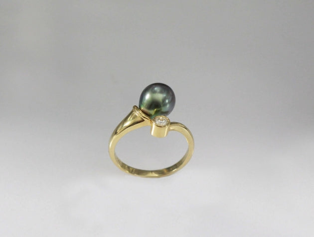 Tahitian Cultured Pearl and Diamond Ring