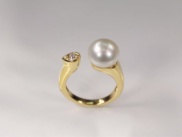 South Sea Cultured Pearl and Diamond Ring