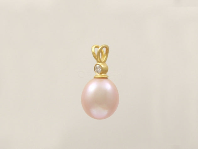 Freshwater Cultured Pearl and Diamond Pendant