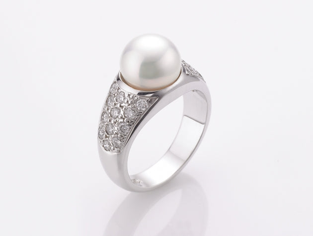 Fresh Water Cultured Pearl and Diamond Ring