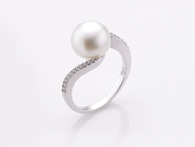 South Sea Cultured Pearl and Diamond Ring