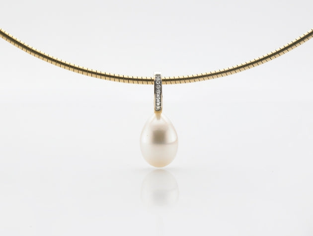Freshwater Cultured Pearl and Diamond Enhancer
