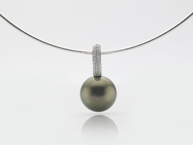 Tahitian Cultured Pearl and Diamond Enhancer