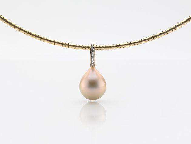 Freshwater Cultured Pearl and Diamond Enhancer