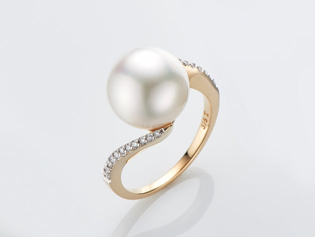 South Sea Cultured Pearl and Diamond Ring