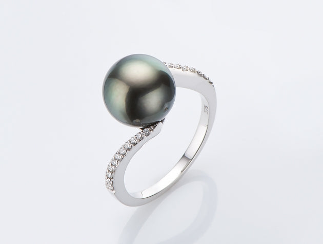 Tahitian Cultured Pearl and Diamond Ring