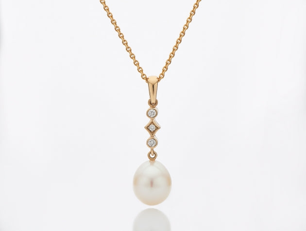 Freshwater Cultured Pearl and Diamond Pendant
