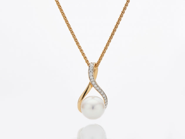 Freshwater Cultured Pearl and Diamond Pendant