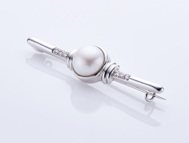 Freshwater Cultured Pearl and Diamond Brooch