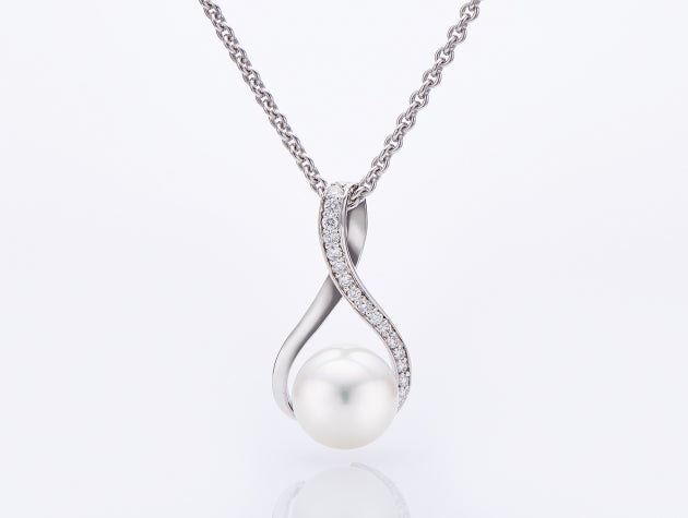 Freshwater Cultured Pearl and Diamond Pendant