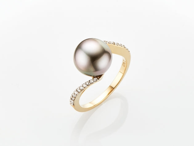 Tahitian Cultured Pearl and Diamond Ring