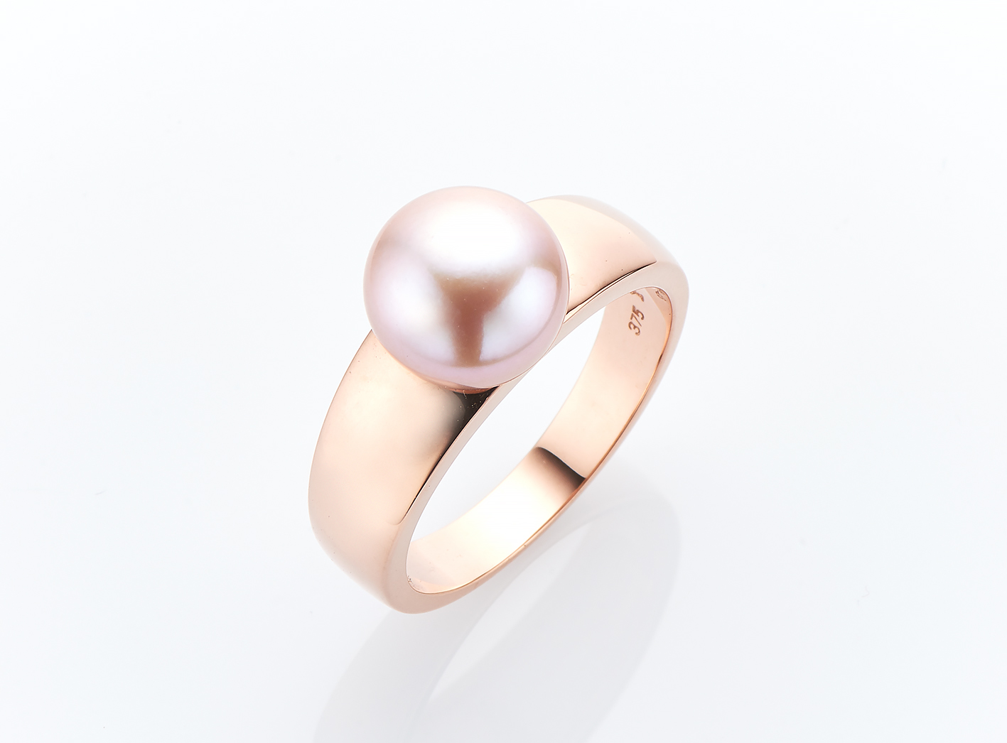Pearl Pink Ring crafted side